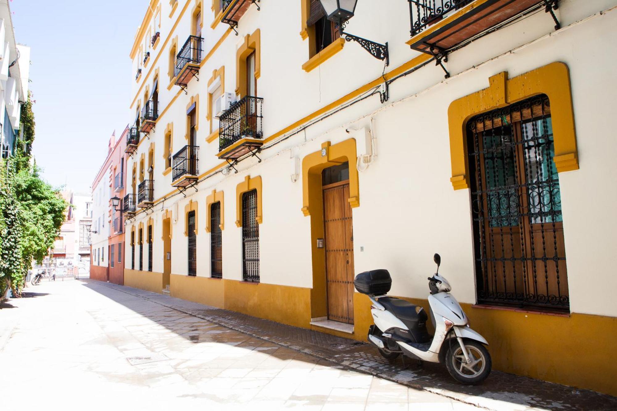 Zona Alameda De Hercules Silencioso Sevilla Eksteriør billede